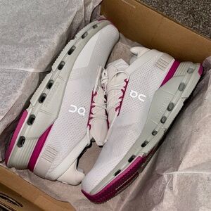 On Cloudnova White/Pink